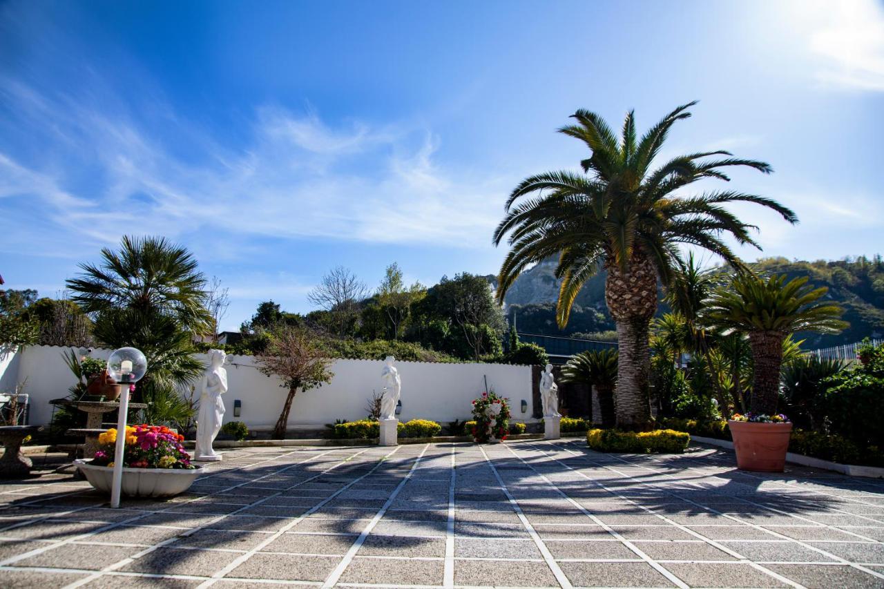 Hotel Ibisco Suites & Relax Pozzuoli Exterior photo